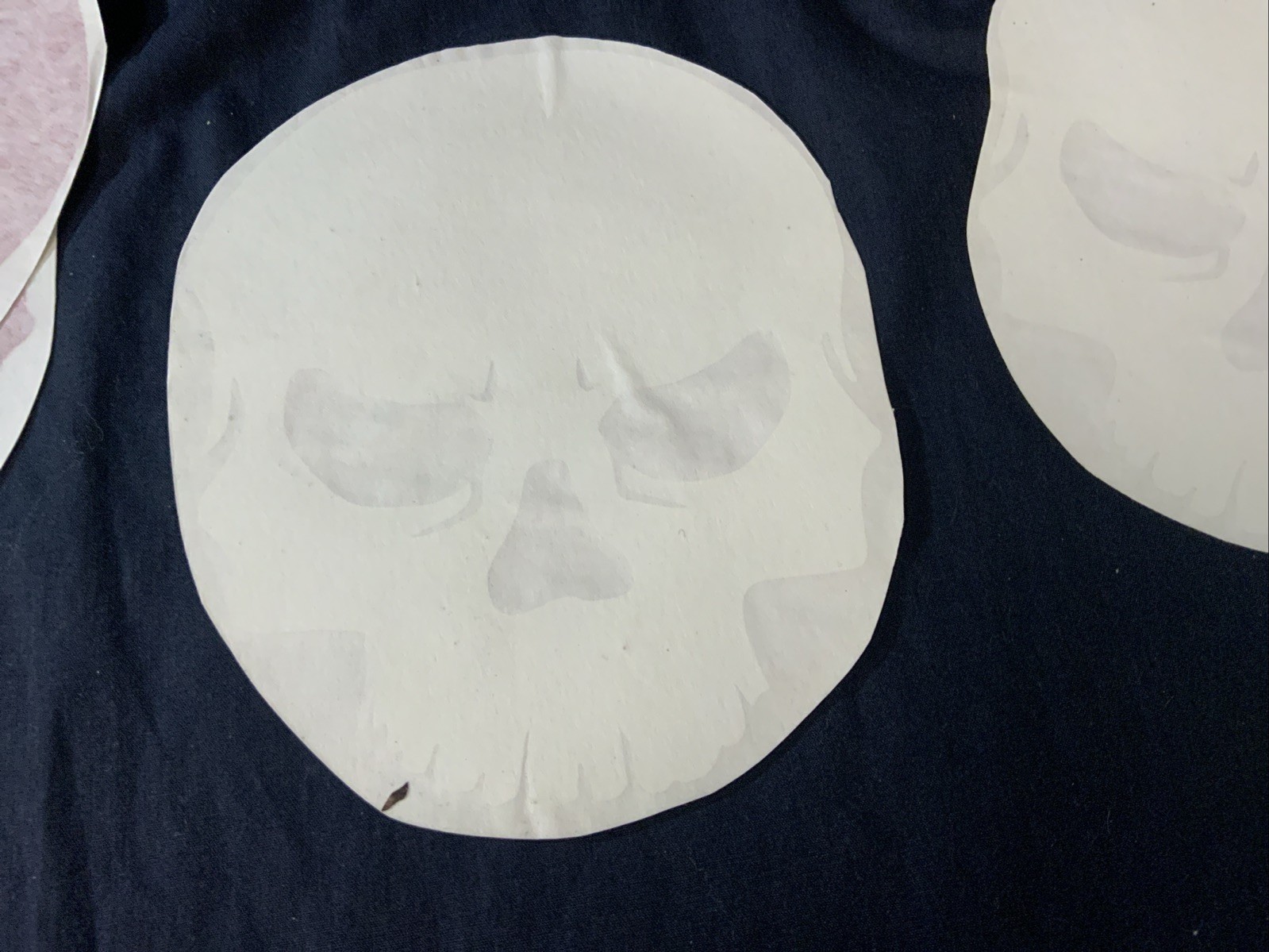 4 Vinyl Decal Skull Stickers 2 Lg Red 2 Sm White