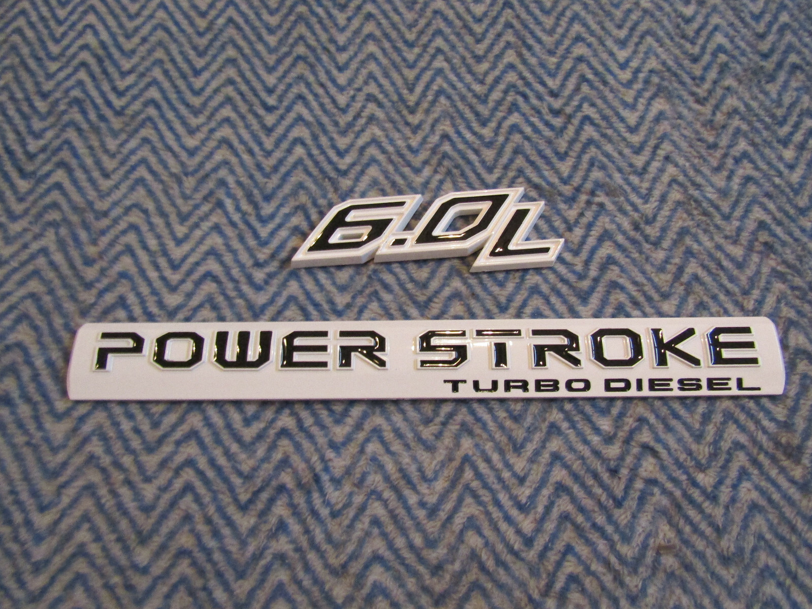 6.0L 6.0 POWER STROKE TURBO DIESEL EMBLEM FITS FORD F250 F350 BLACK ON WHITE 15″